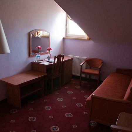 Dwor Dluzniewo B&B 외부 사진