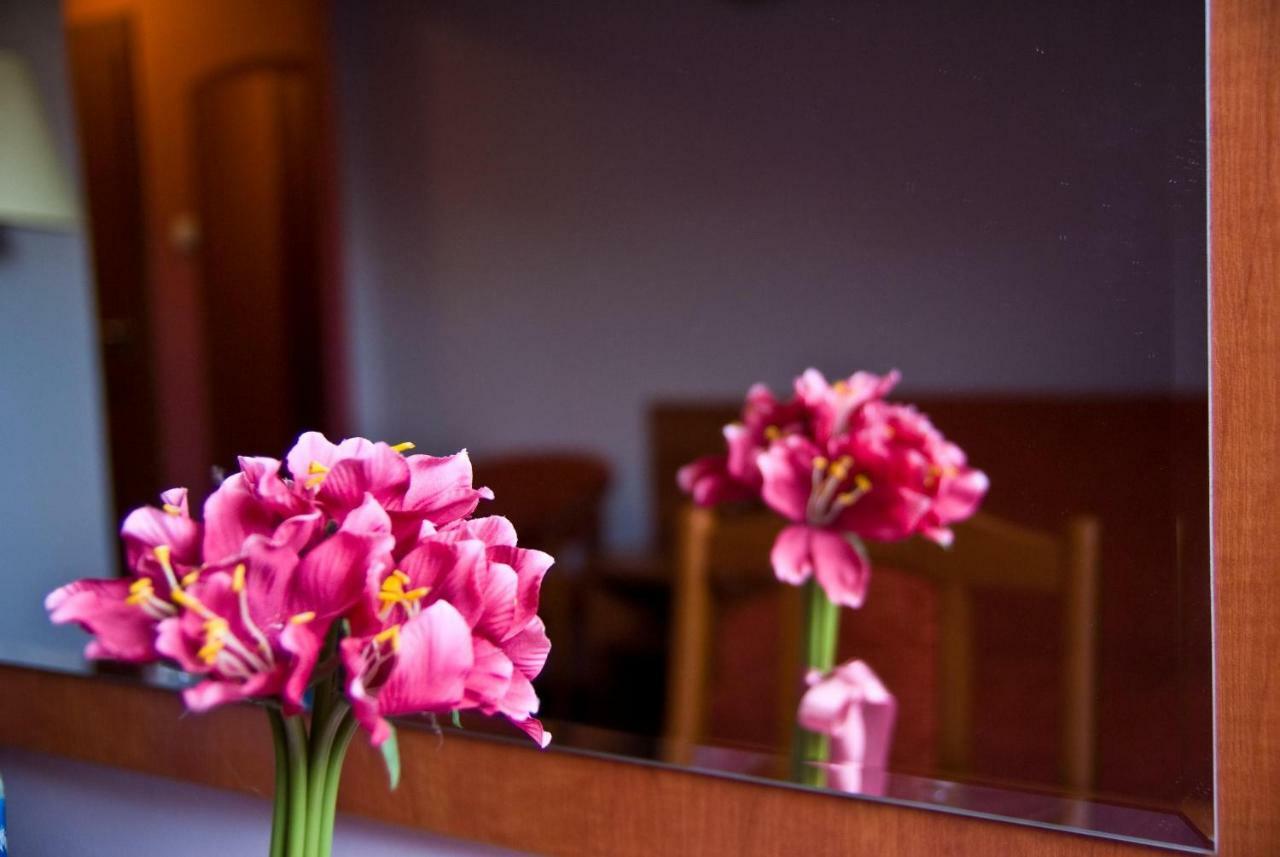 Dwor Dluzniewo B&B 외부 사진