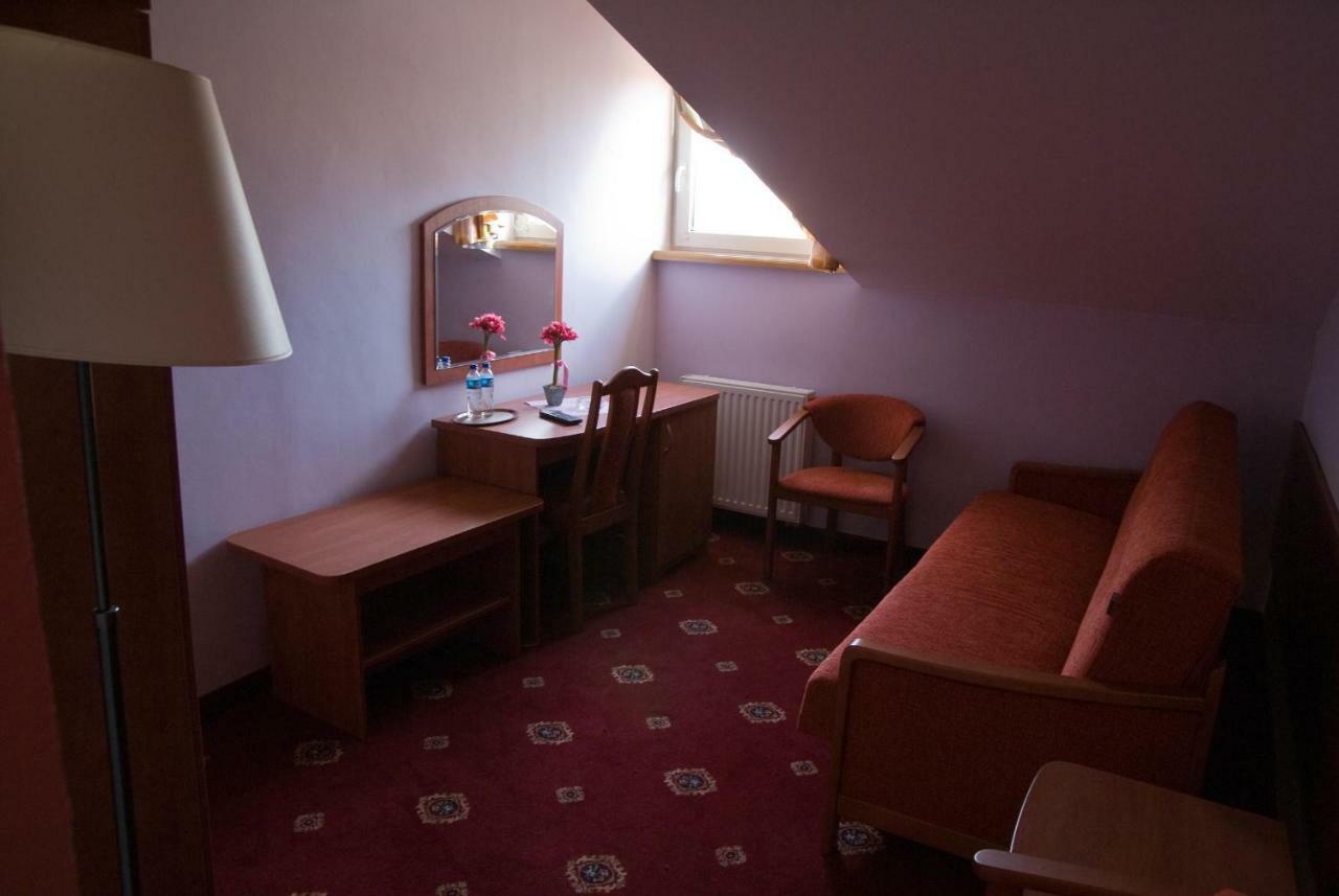 Dwor Dluzniewo B&B 외부 사진