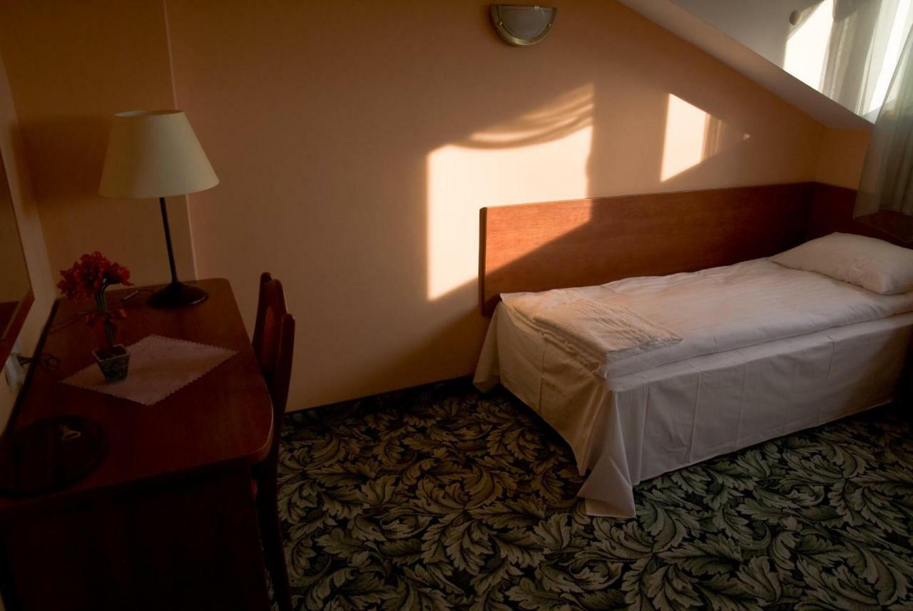 Dwor Dluzniewo B&B 외부 사진