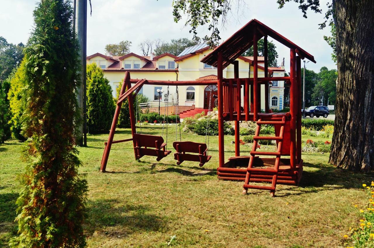 Dwor Dluzniewo B&B 외부 사진